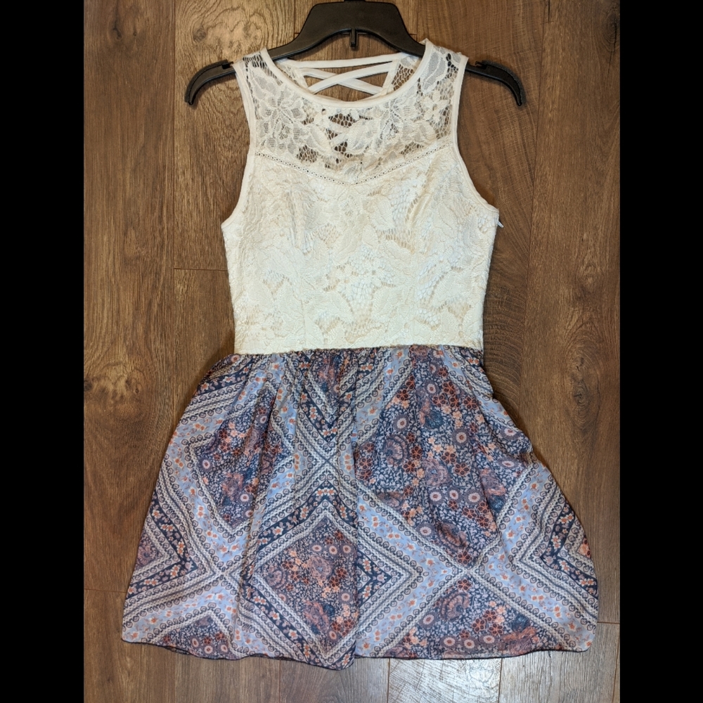 Patterned Lace Summer Dress